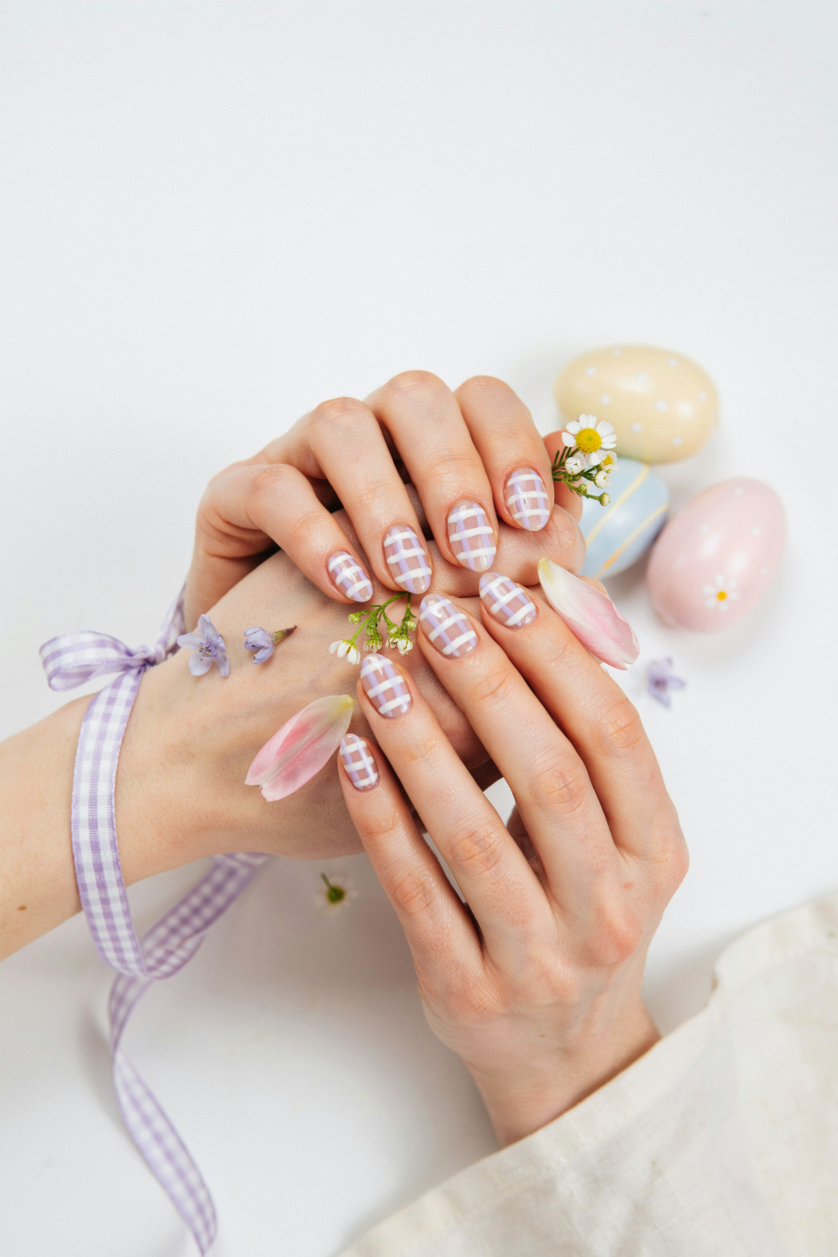 Gingham Pattern Easter Nails